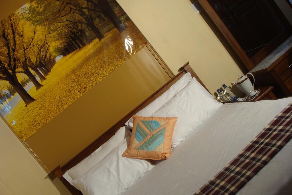 Sugandi Inn Kochchikade Екстер'єр фото