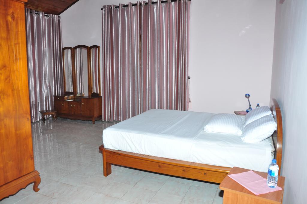 Sugandi Inn Kochchikade Екстер'єр фото