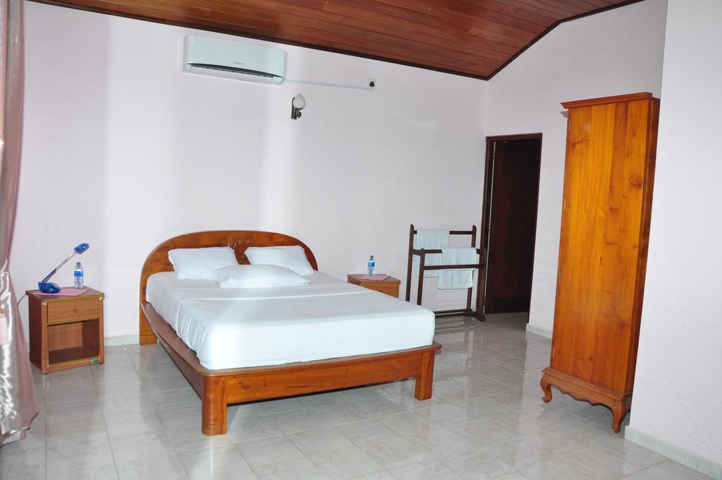 Sugandi Inn Kochchikade Екстер'єр фото