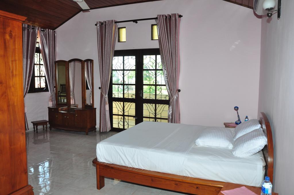 Sugandi Inn Kochchikade Екстер'єр фото