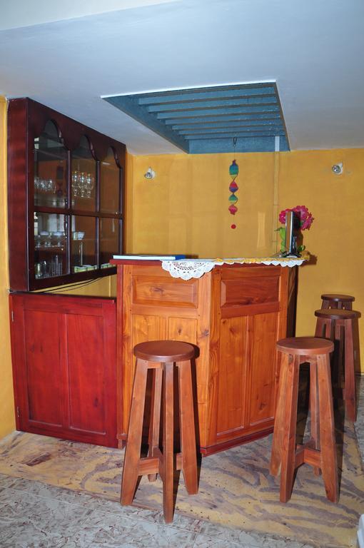 Sugandi Inn Kochchikade Екстер'єр фото