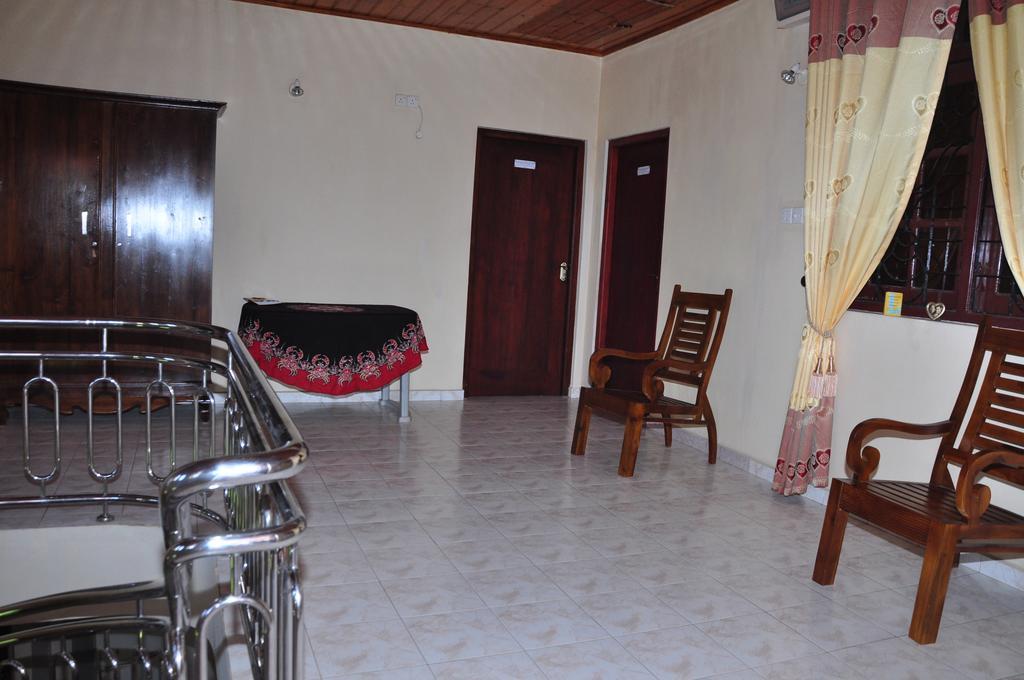 Sugandi Inn Kochchikade Екстер'єр фото
