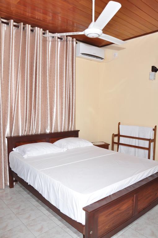 Sugandi Inn Kochchikade Екстер'єр фото