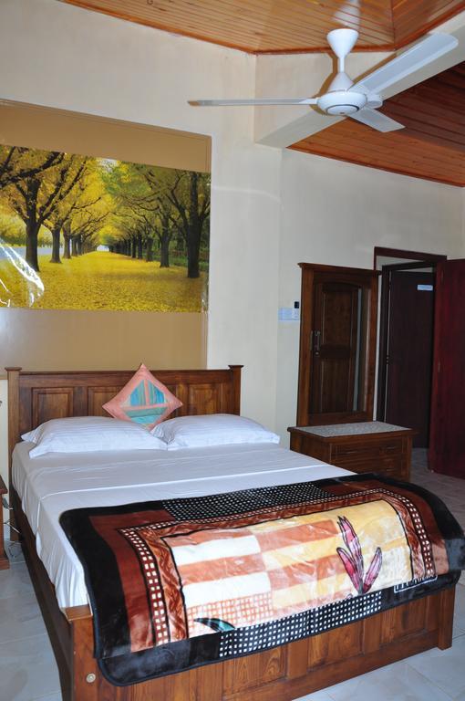 Sugandi Inn Kochchikade Екстер'єр фото