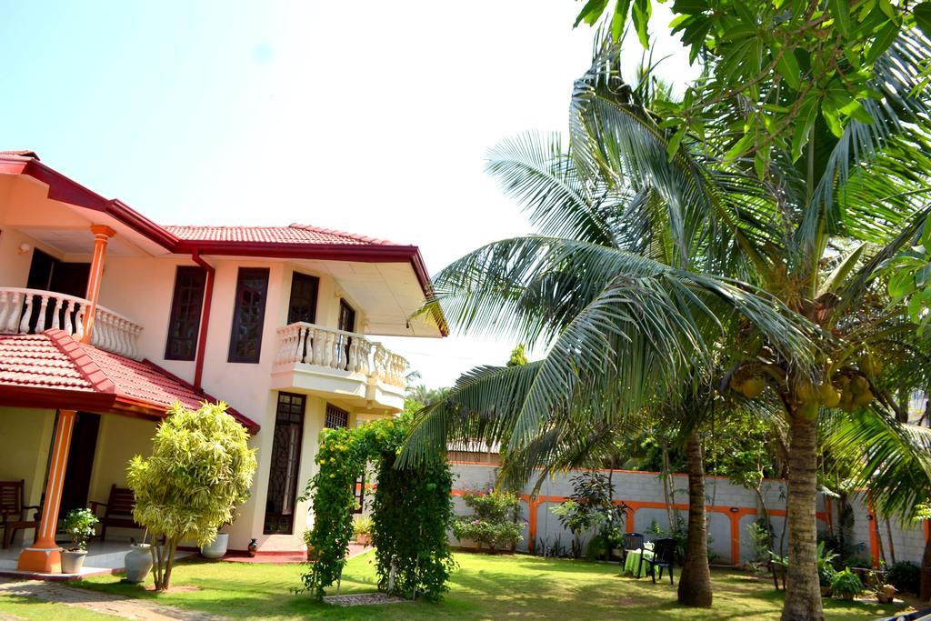 Sugandi Inn Kochchikade Екстер'єр фото