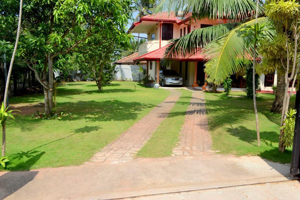 Sugandi Inn Kochchikade Екстер'єр фото