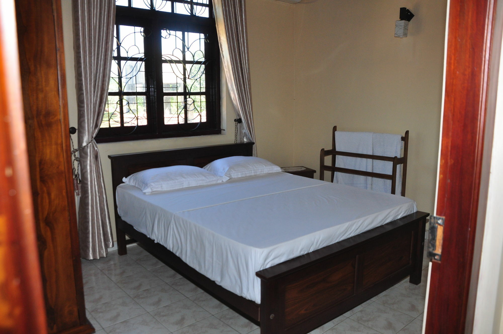 Sugandi Inn Kochchikade Екстер'єр фото