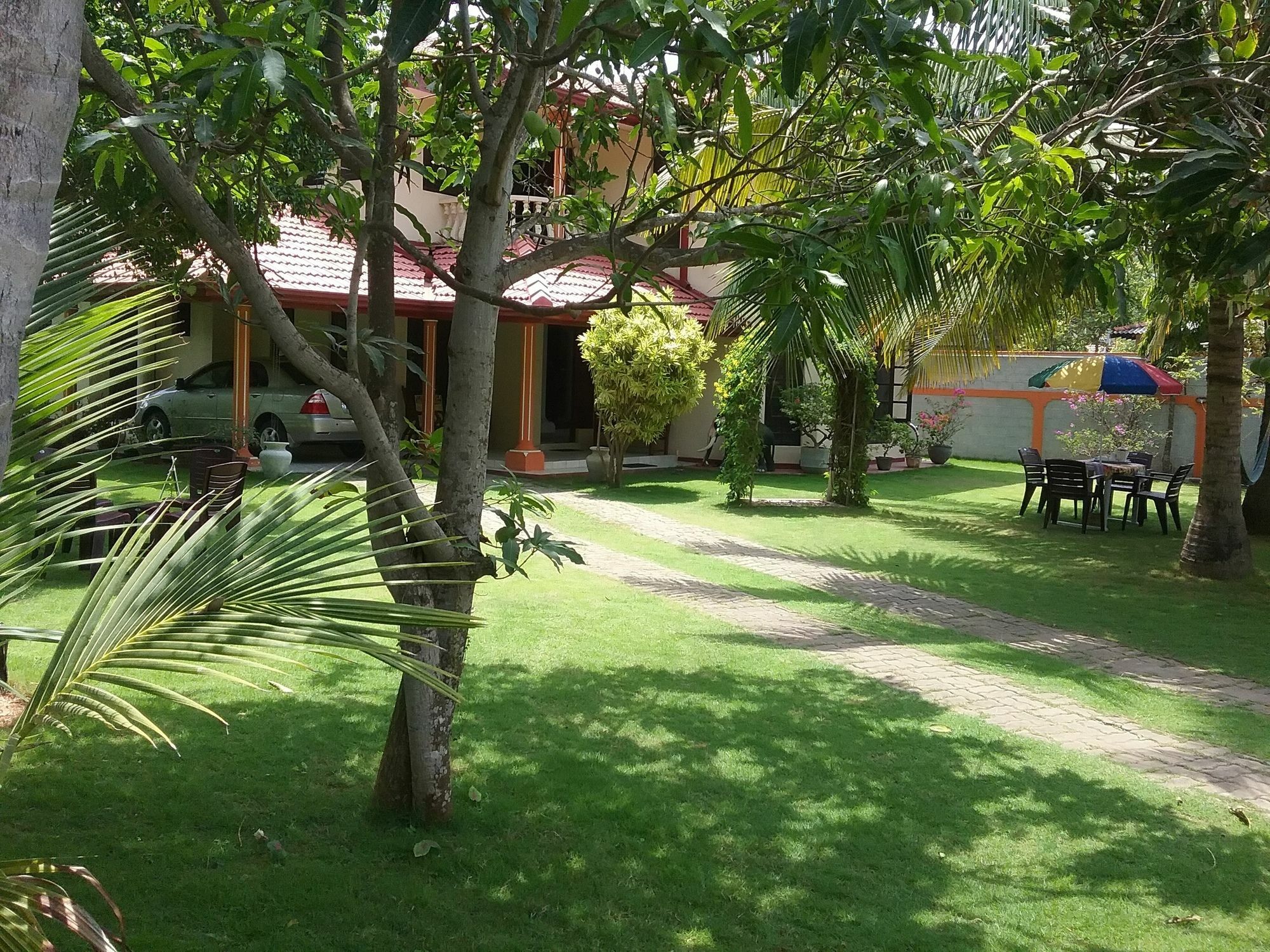 Sugandi Inn Kochchikade Екстер'єр фото